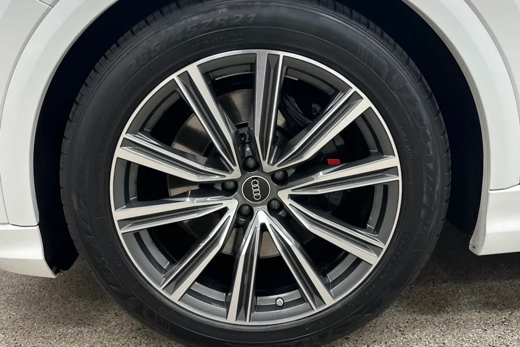 2023 Audi SQ8 Premium Plus photo 1