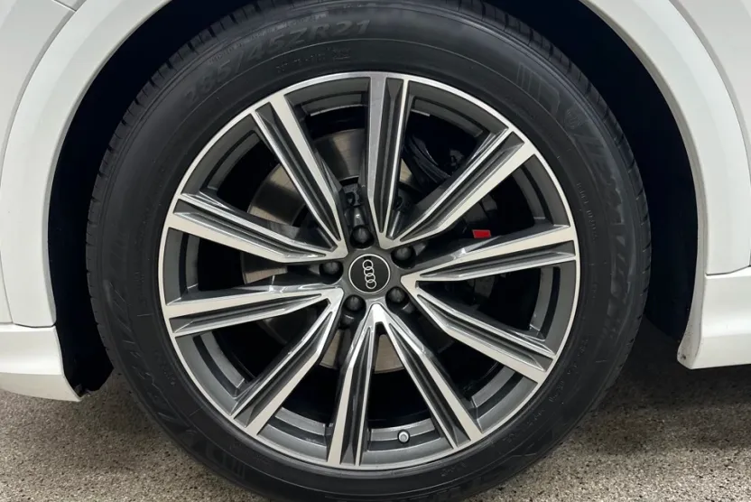 2023 Audi SQ8 Premium Plus photo 1