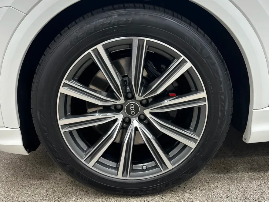 2023 Audi SQ8 Premium Plus photo 1