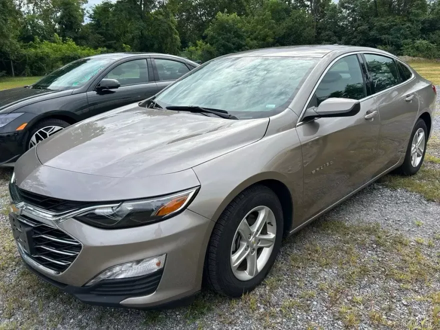 2023 Chevrolet Malibu 1LT photo 1