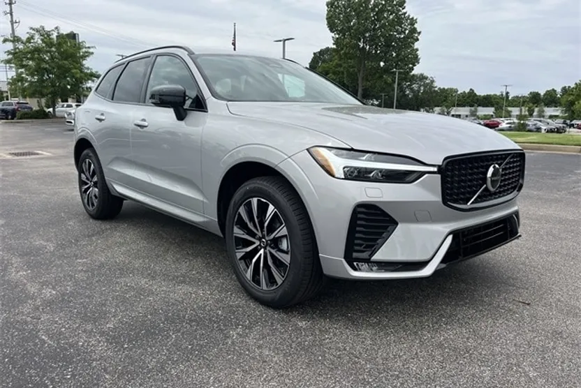 2025 Volvo XC60 B5 Core photo 1