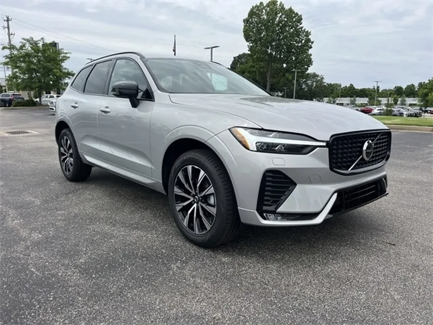 2025 Volvo XC60 B5 Core photo 1