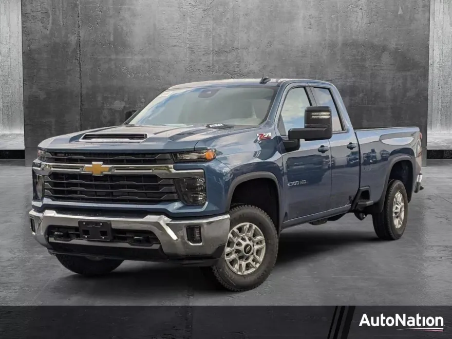 2025 Chevrolet Silverado 2500HD LT photo 1