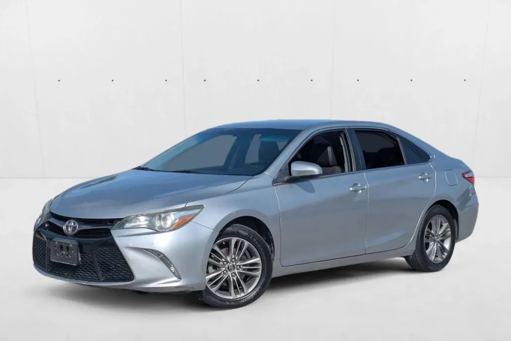 2017 Toyota Camry SE photo 1