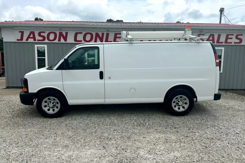 2013 Chevrolet Express Cargo Van photo 1