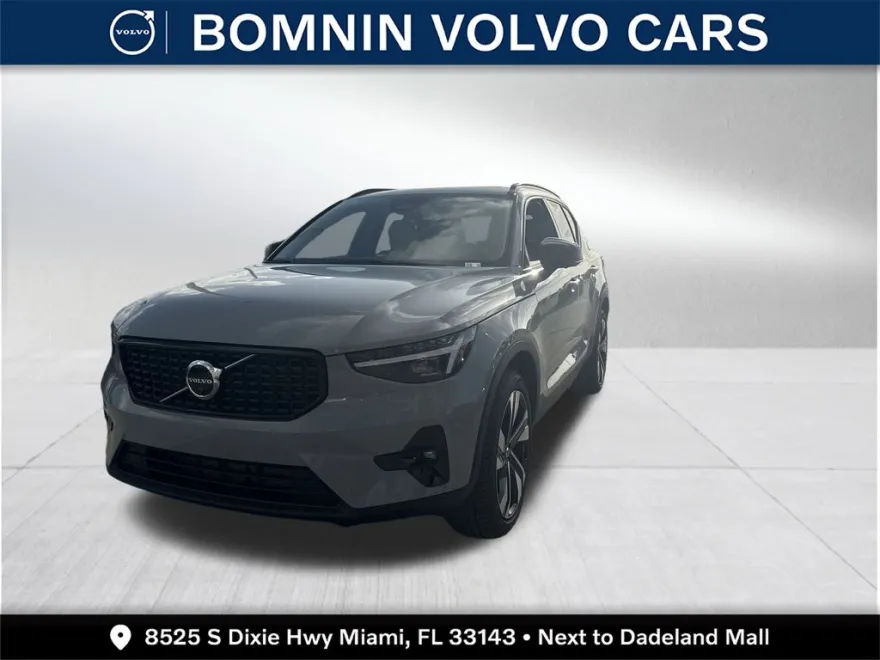 2026 Volvo XC40 Plus photo 1