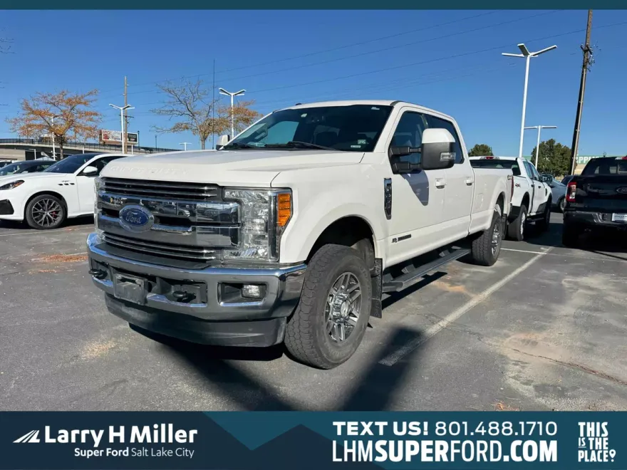 2017 Ford F-350 Lariat photo 1