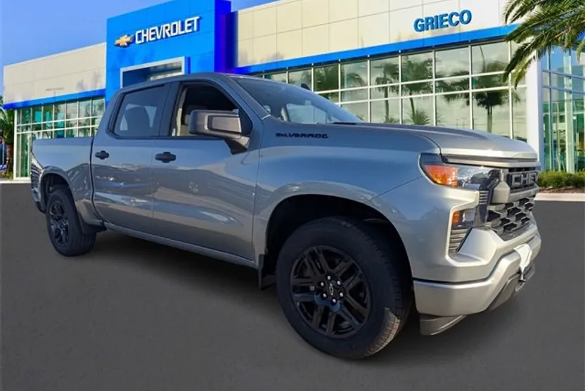 2026 Chevrolet Silverado Custom photo 1