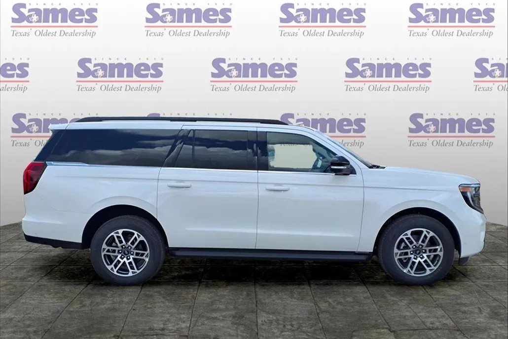 2025 Ford Expedition MAX photo 1