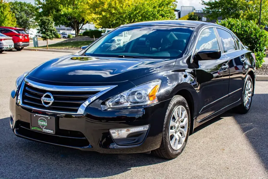 2014 Nissan Altima 2.5 S photo 1
