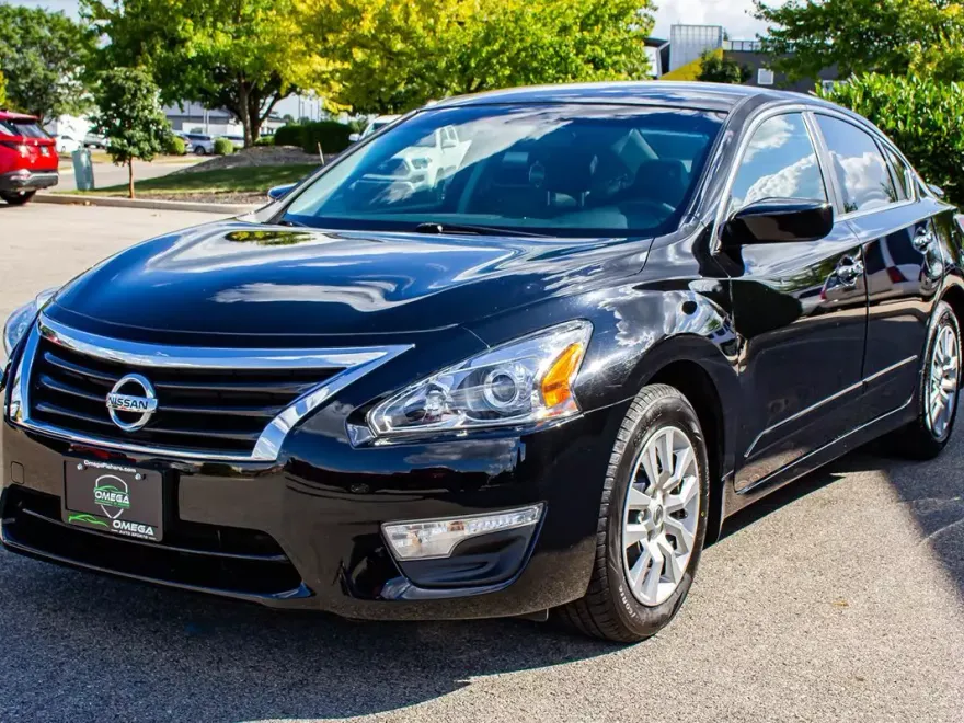 2014 Nissan Altima 2.5 S photo 1