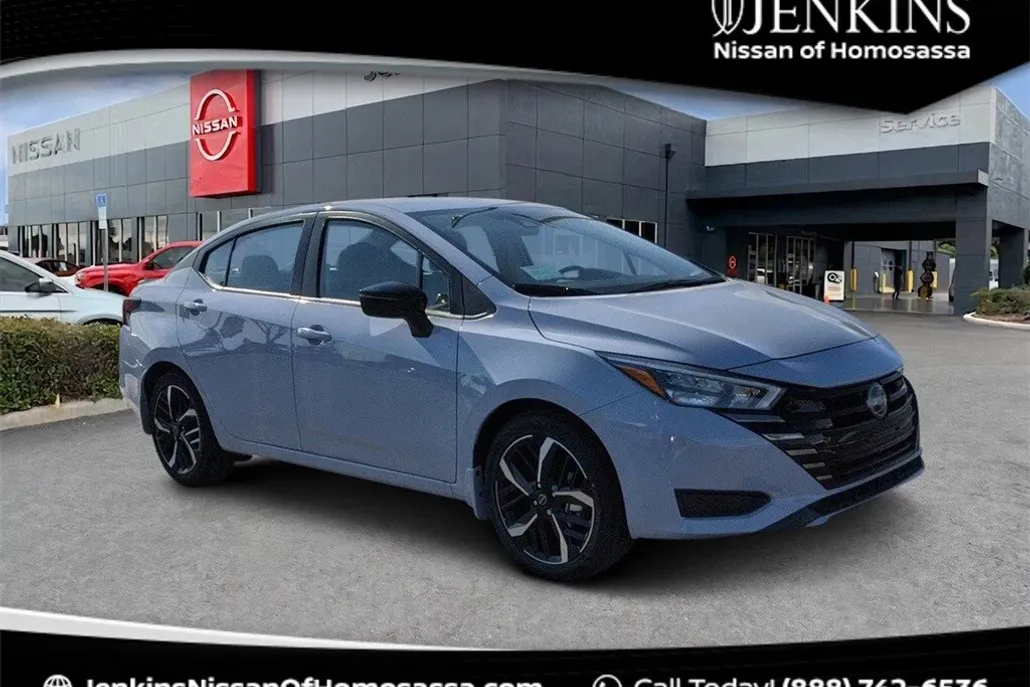 2025 Nissan Versa 1.6 SR photo 1