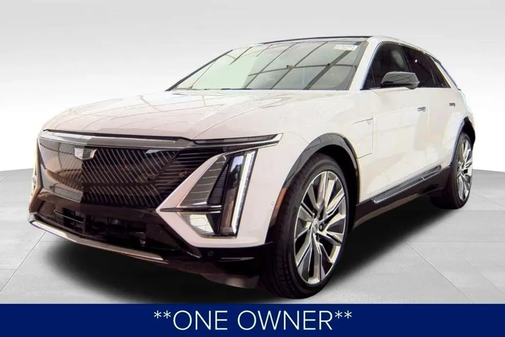 2024 Cadillac Lyriq Luxury photo 1