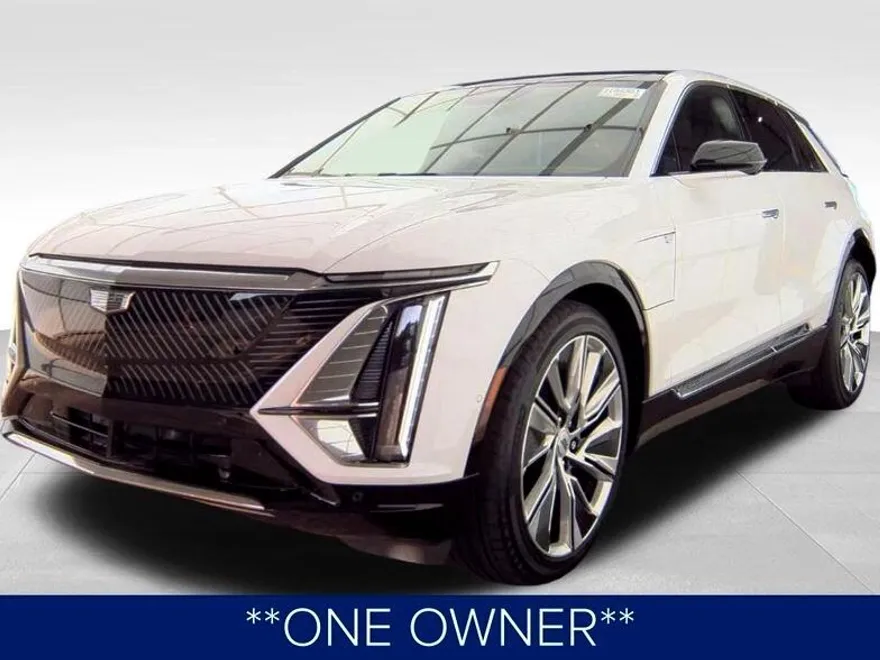 2024 Cadillac Lyriq Luxury photo 1