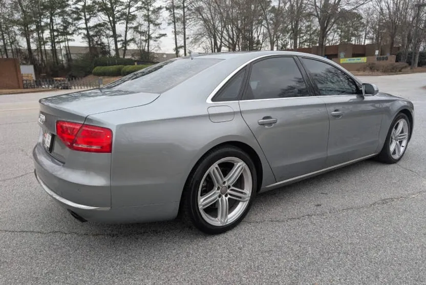 2013 Audi A8 3.0T Quattro photo 1