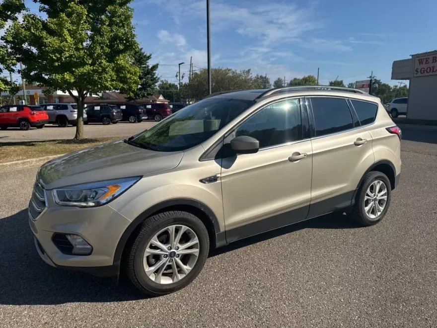 2018 Ford Escape SEL photo 1