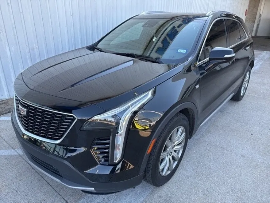 2022 Cadillac XT4 Premium Luxury photo 1