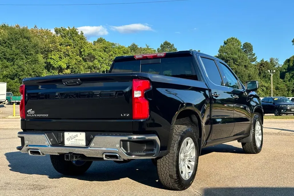 2025 Chevrolet Silverado 1500 LTZ photo 1