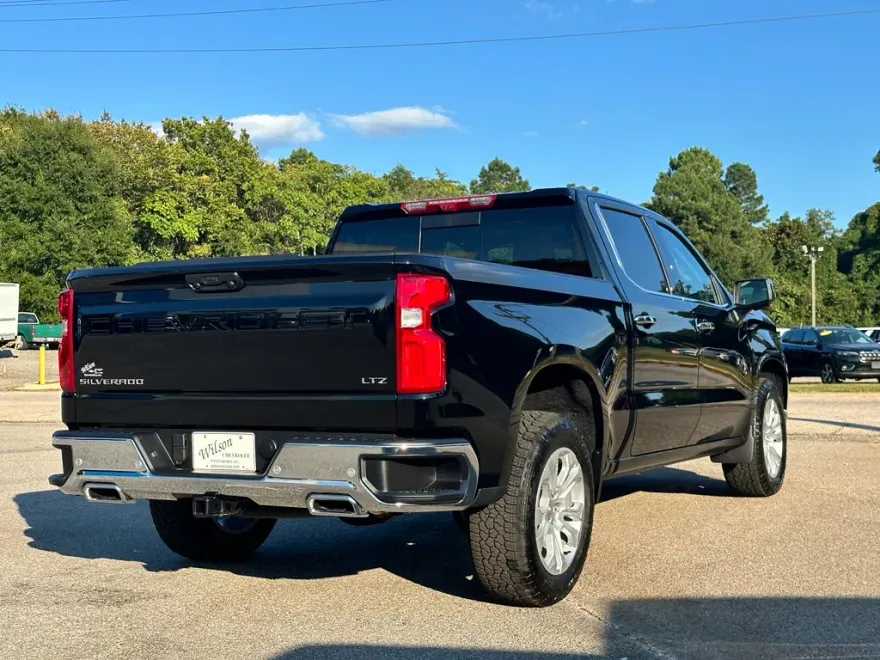 2025 Chevrolet Silverado 1500 LTZ photo 1