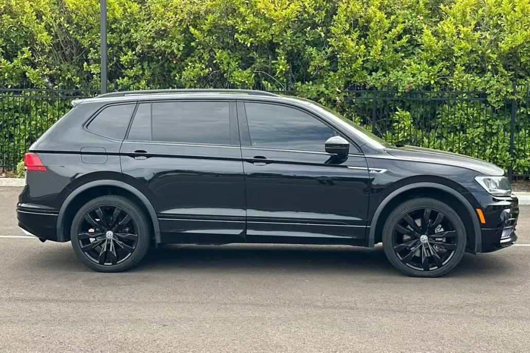 2021 Volkswagen Tiguan SE R-Line Black photo 1
