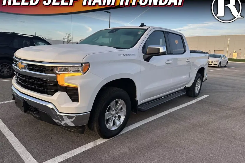 2022 Chevrolet Silverado 1500 LT photo 1