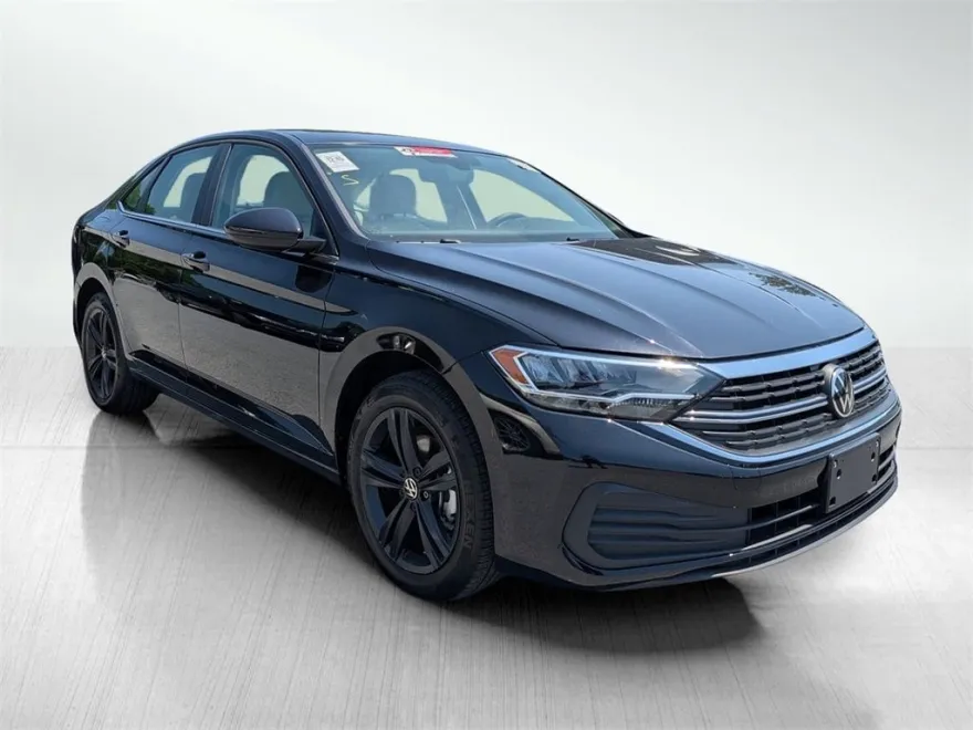 2024 Volkswagen Jetta SE photo 1