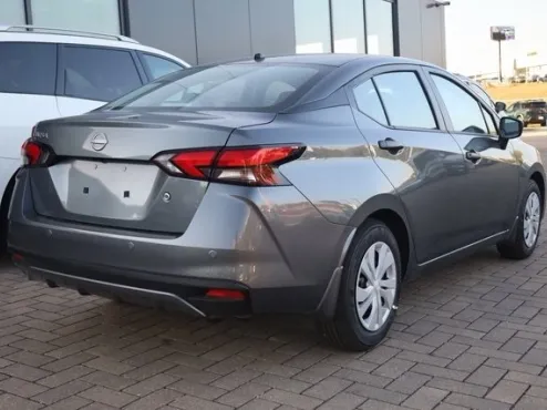 2025 Nissan Versa S photo 4