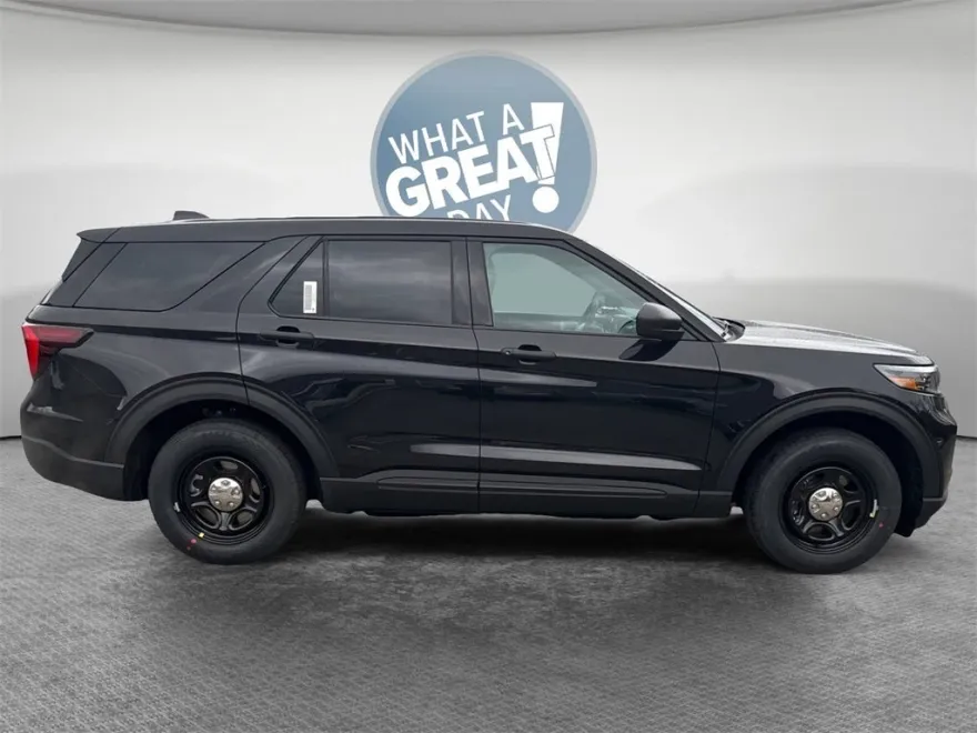 2025 Ford Explorer photo 1