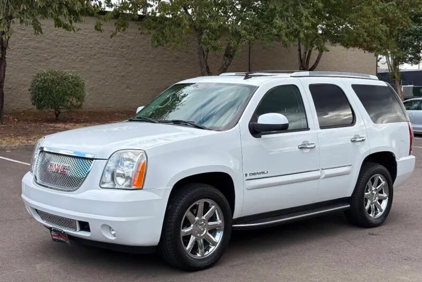 2008 Gmc Yukon Denali photo 1