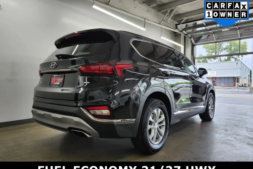 2019 Hyundai Santa Fe SEL photo 1