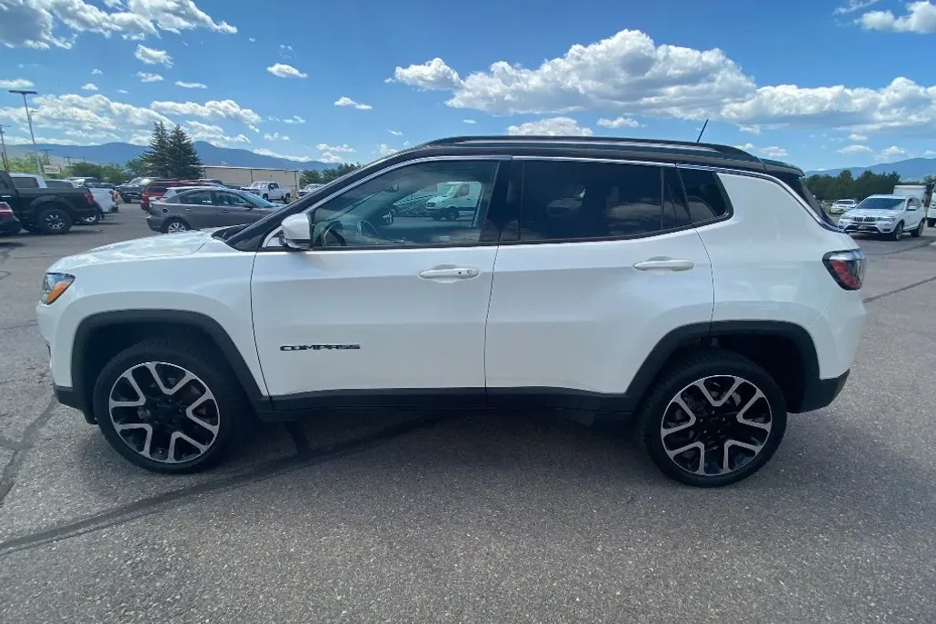 2018 Jeep Compass Limited photo 1