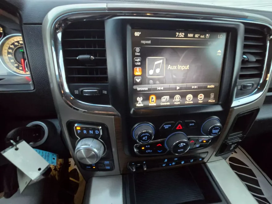 2014 Ram 1500 Laramie photo 11