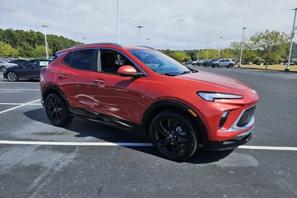 2024 Buick Encore GX Sport Touring photo 1