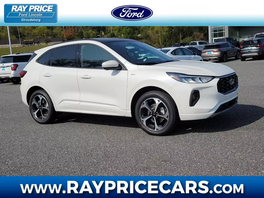 2024 Ford Escape ST-Line Select photo 1