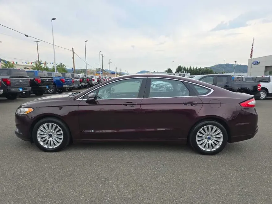 2013 Ford Fusion SE Hybrid photo 1