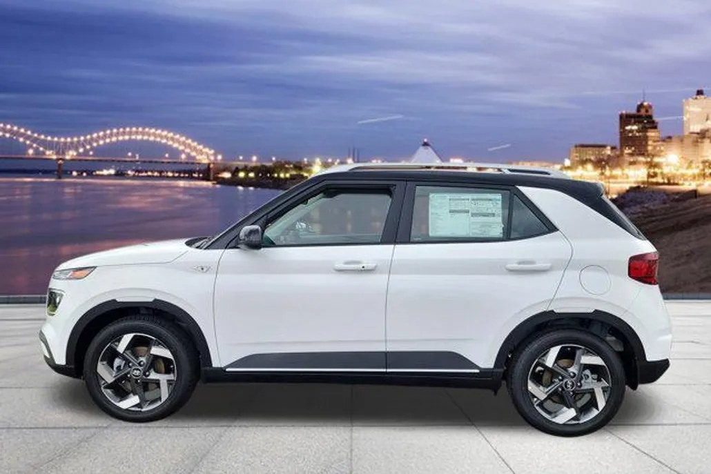 2025 Hyundai Venue Limited photo 1