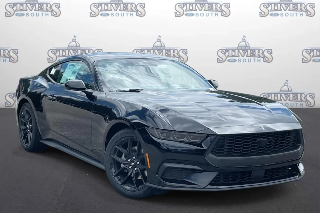 2025 Ford Mustang EcoBoost photo 1