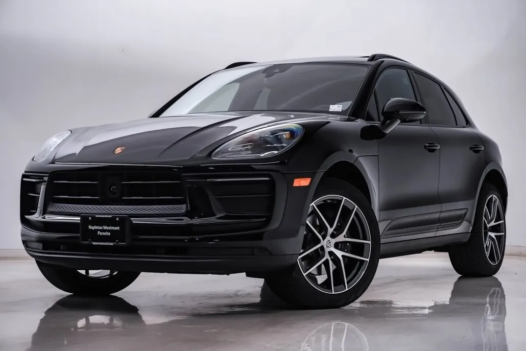 2025 Porsche Macan photo 1