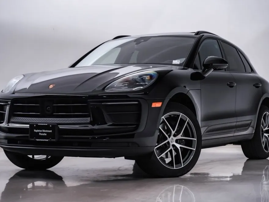 2025 Porsche Macan photo 1