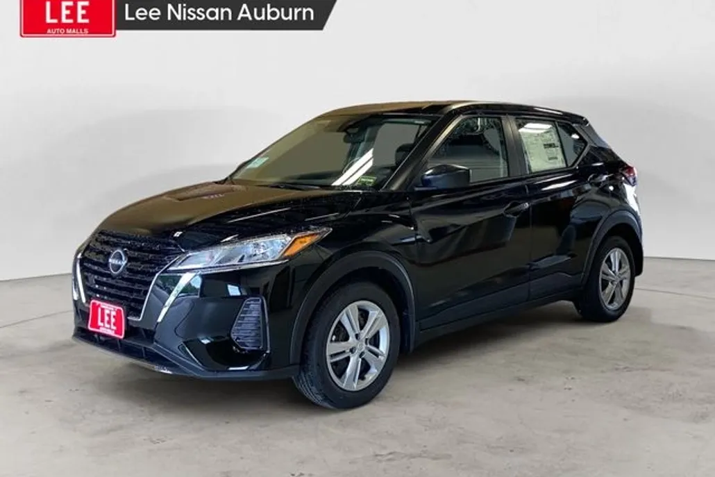 2025 Nissan Kicks Play S photo 1