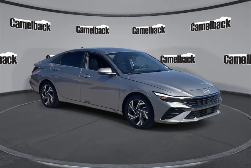 2025 Hyundai Elantra Hybrid photo 1