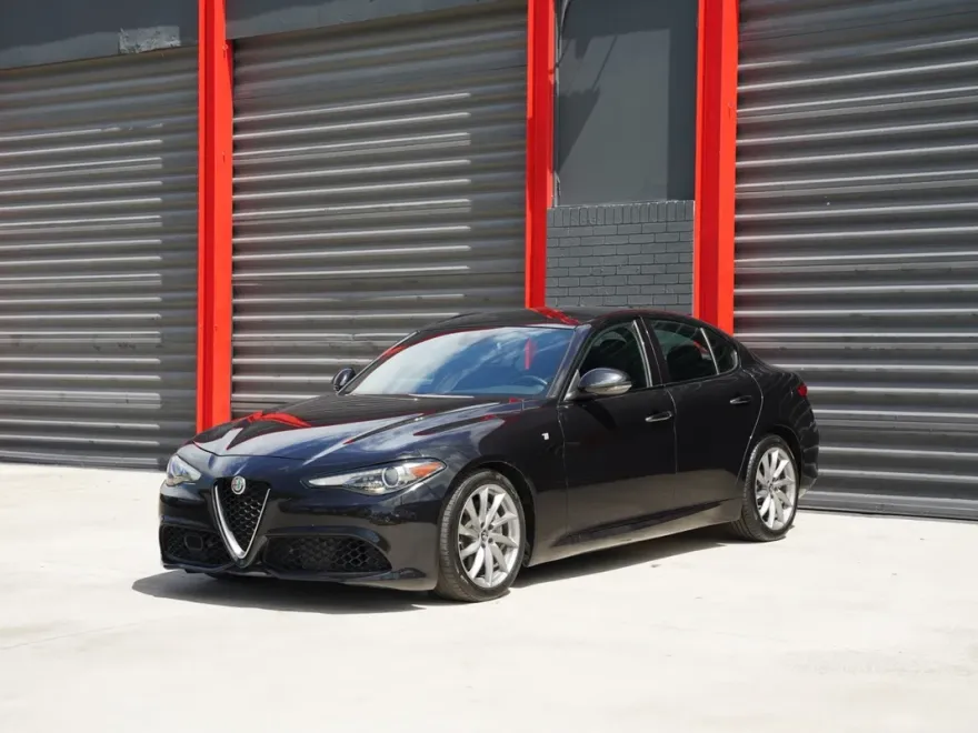 2022 Alfa Romeo Giulia Ti photo 1