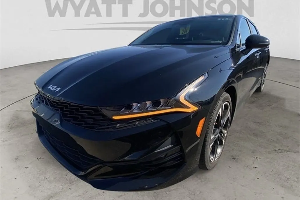 2023 Kia K5 GT-Line photo 1