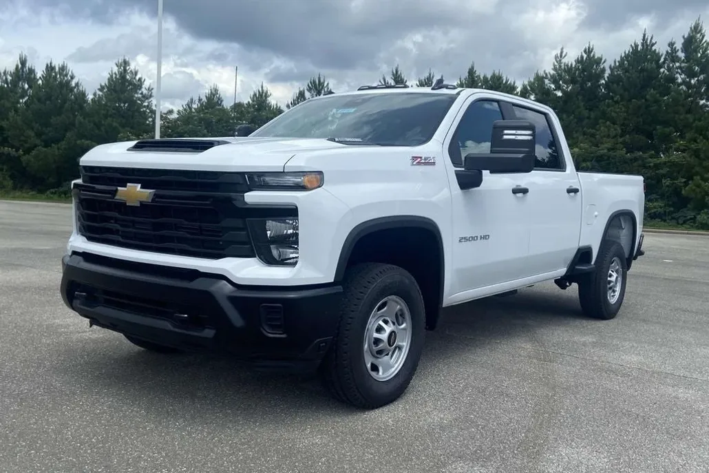 2025 Chevrolet Silverado 2500HD photo 1