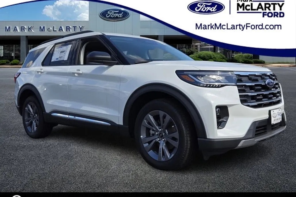 2025 Ford Explorer photo 1