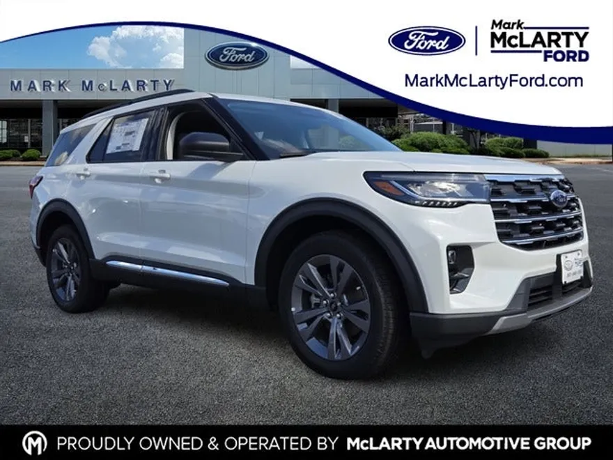 2025 Ford Explorer photo 1