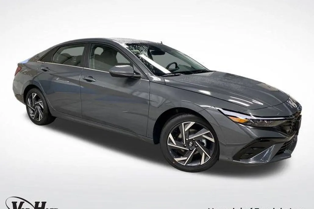 2025 Hyundai Elantra SEL Convenience photo 1
