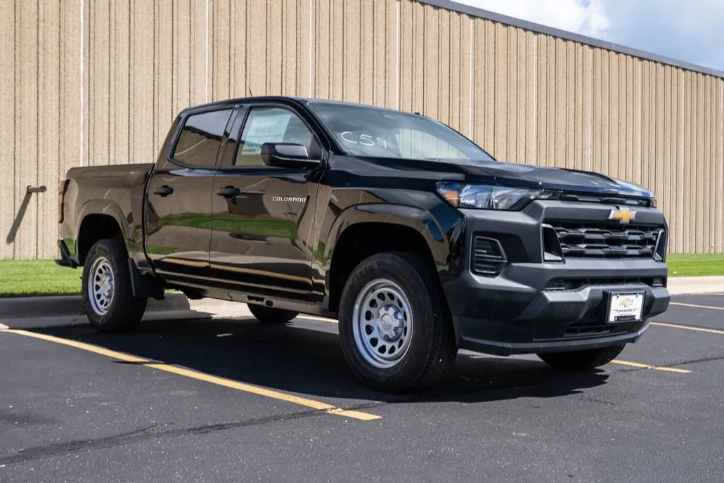 2026 Chevrolet Colorado Work Truck photo 1