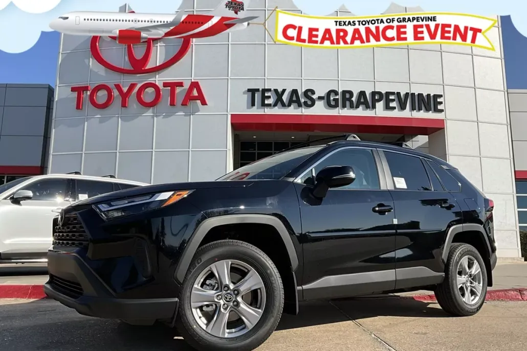 2025 Toyota RAV4 XLE photo 1