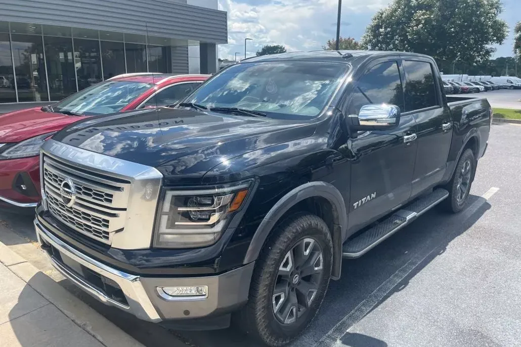 2021 Nissan Titan Platinum Reserve photo 1